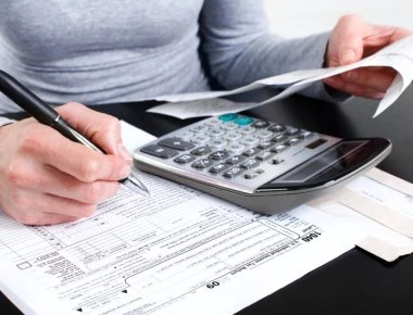 Χωριστές φορολογικές δηλώσεις συζύγων: Δείτε τα υπέρ και τα κατά